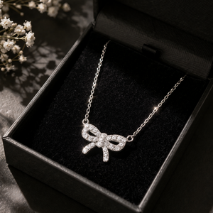 Small Bow Necklace in 925 sterling silver – side view