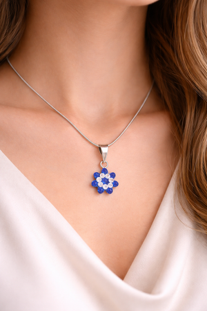 Blue & White Flower Pendant in 925 sterling silver – angle view