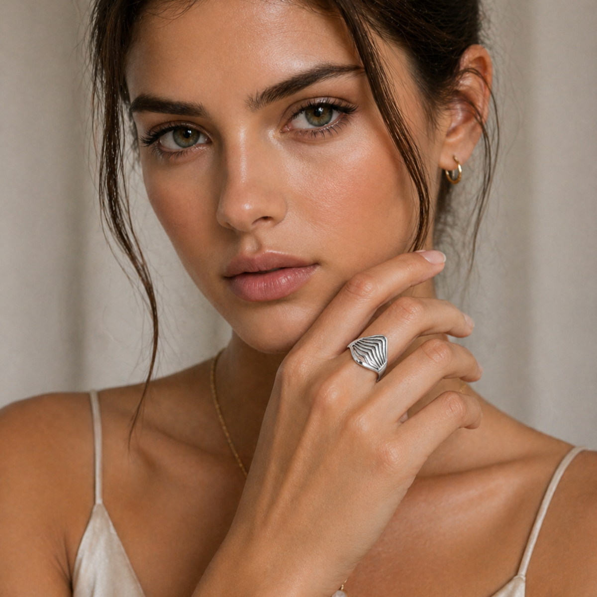 Multi-Wave Cutout Ring