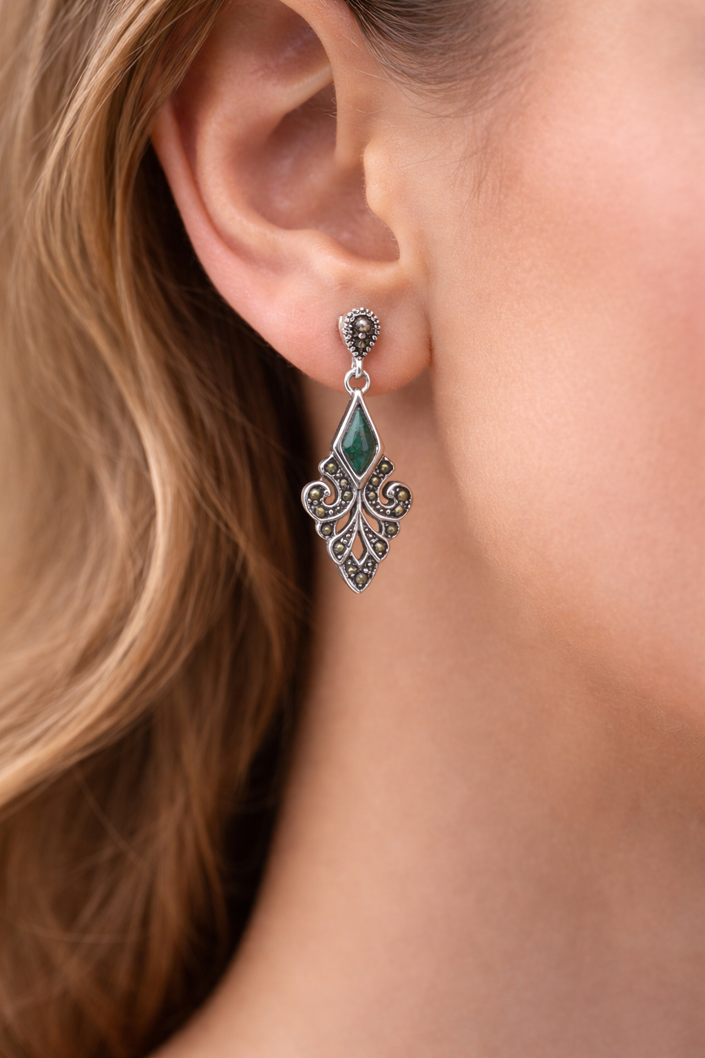 Boucles d'oreilles pendantes impériales en marcassite style marquise