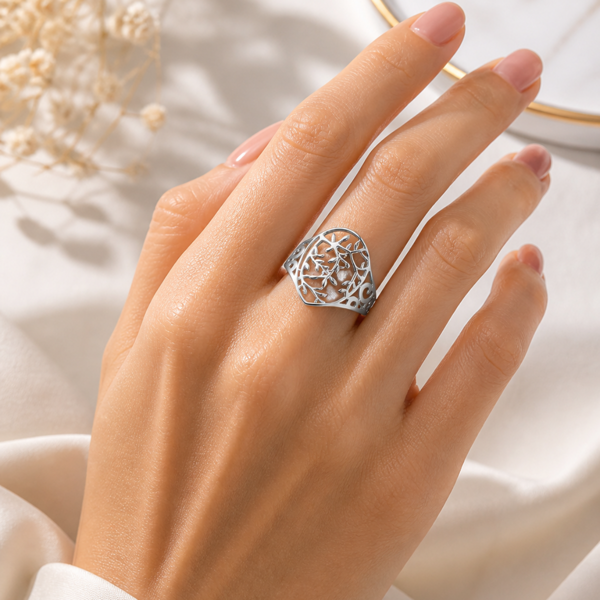 Filigree Floral Oval Ring