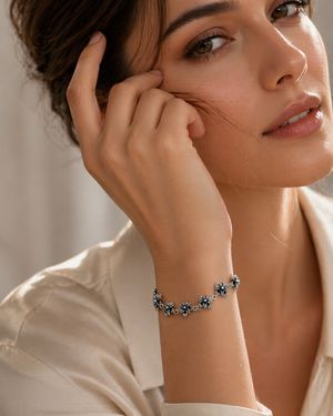 Double Flower Link Bracelet in 925 sterling silver – angle view