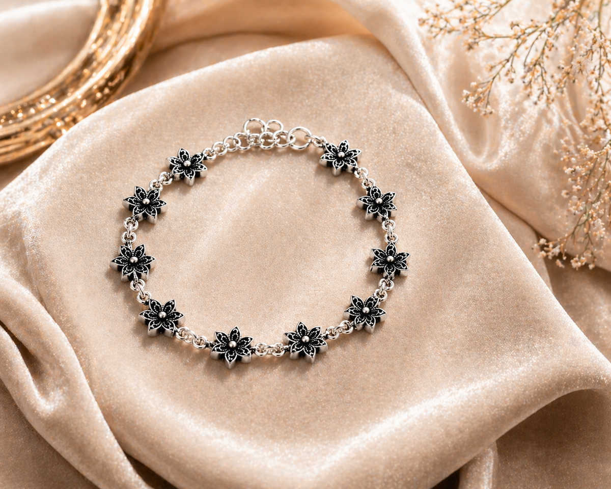 Six-Petal Flower Link Bracelet in 925 sterling silver – side view
